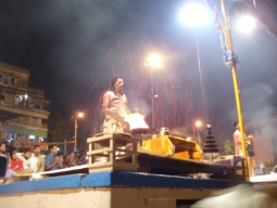 ガンジス・アルティの儀式